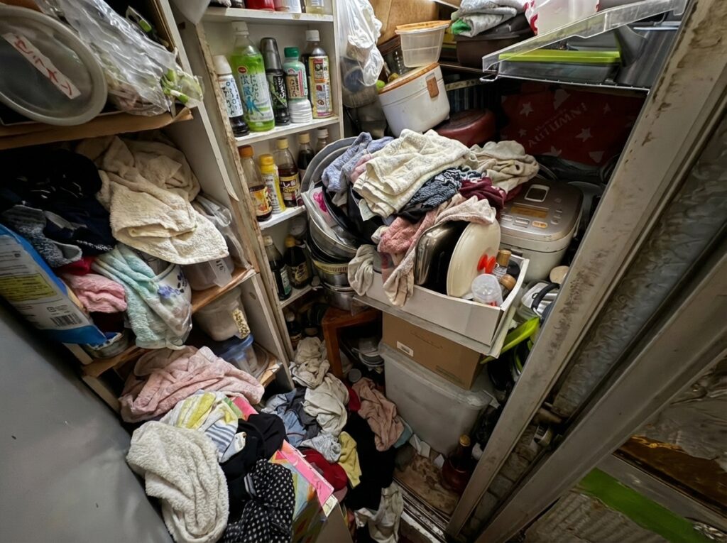 北海道赤井川村3LDK以上二世帯住宅S様のゴミ屋敷片付け事例 Before