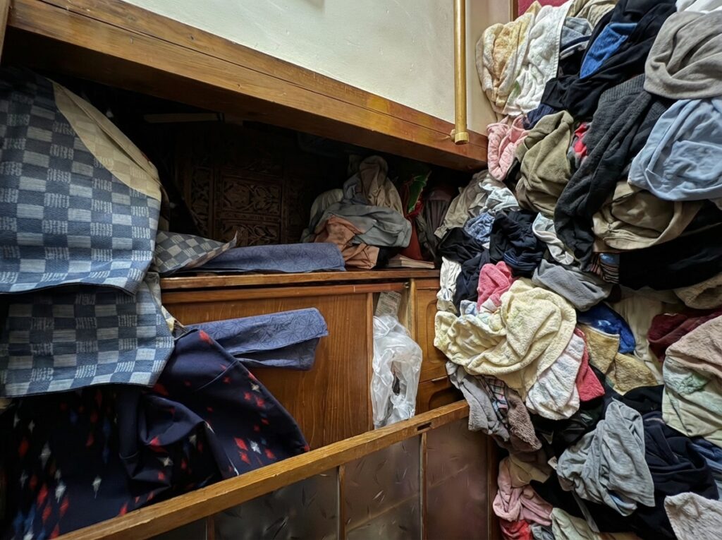 北海道新十津川町5LDK以上二世帯住宅S様のゴミ屋敷片付け事例 Before