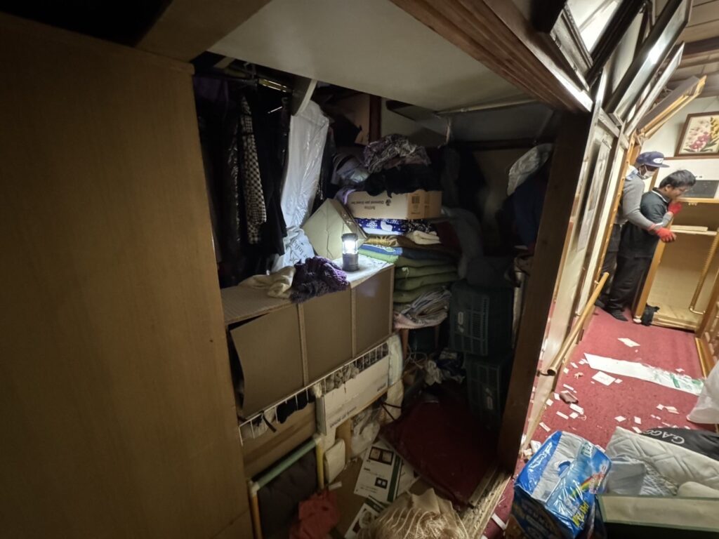 北海道北竜町2LDKアパートF様のゴミ屋敷片付け事例 Before