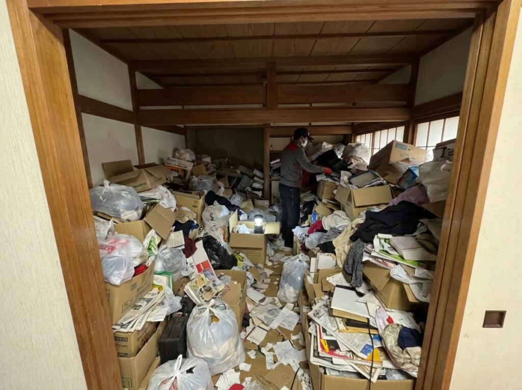 北海道鷹栖町4LDK戸建て（一軒家）Y様のゴミ屋敷片付け事例 Before