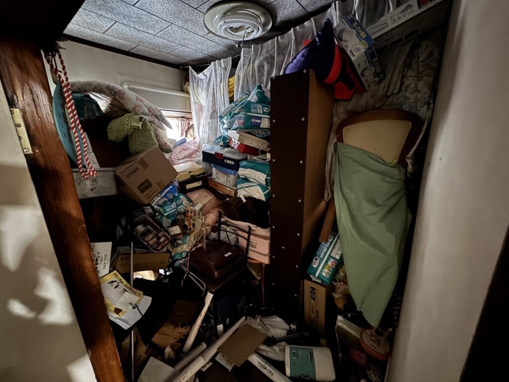 北海道愛別町3LDK以上戸建て（一軒家）N様のゴミ屋敷片付け事例 Before