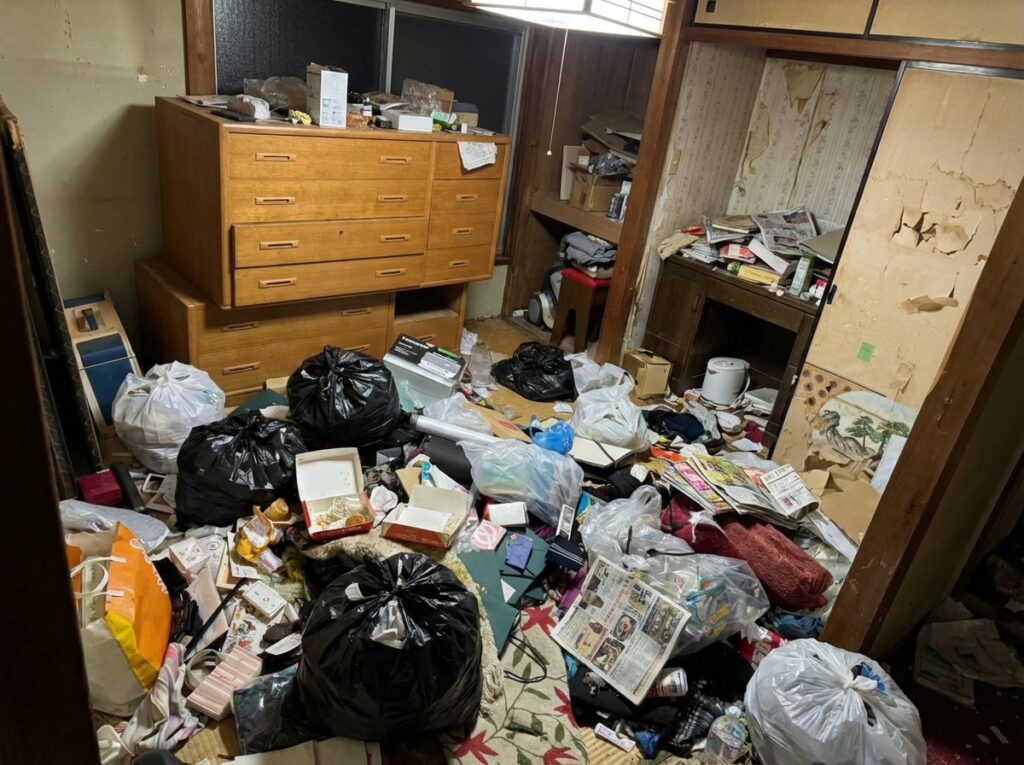 北海道上富良野町3LDK以上戸建て（一軒家）K様のゴミ屋敷片付け事例 Before
