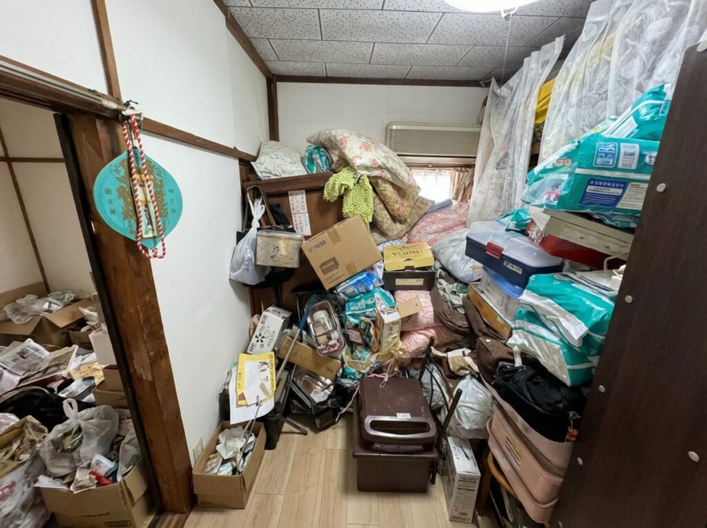 北海道下川町1RマンションF様のゴミ屋敷片付け事例 Before