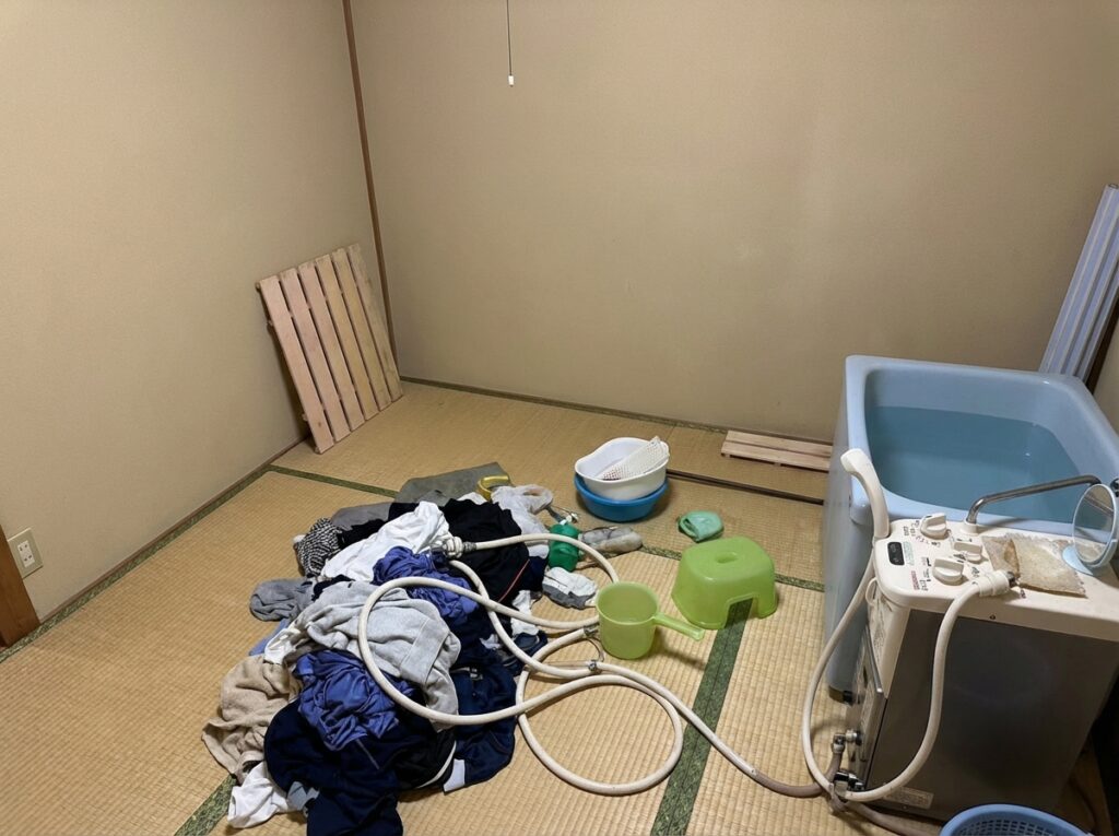北海道初山別村2DK戸建て（一軒家）H様のゴミ屋敷片付け事例 Before