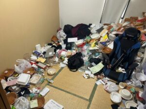 ゴミ屋敷片付け｜神奈川県二宮町2DK戸建て（一軒家）Ｆ.Ｔ様の作業事例