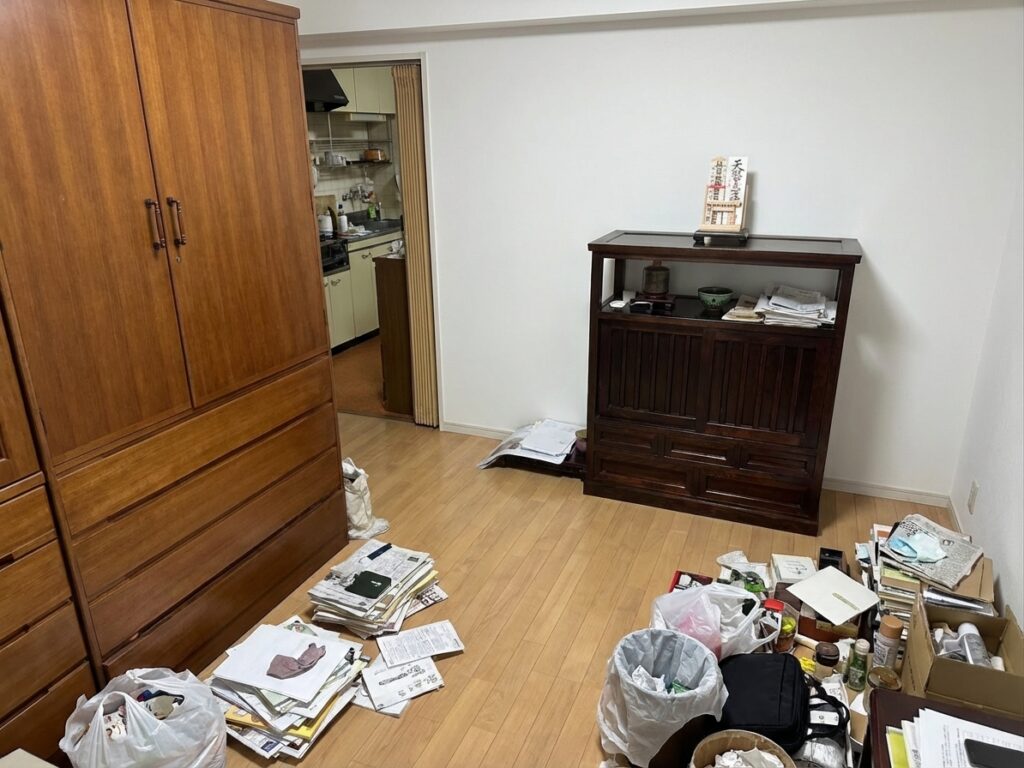 北海道遠別町1KアパートS様のゴミ屋敷片付け事例 Before