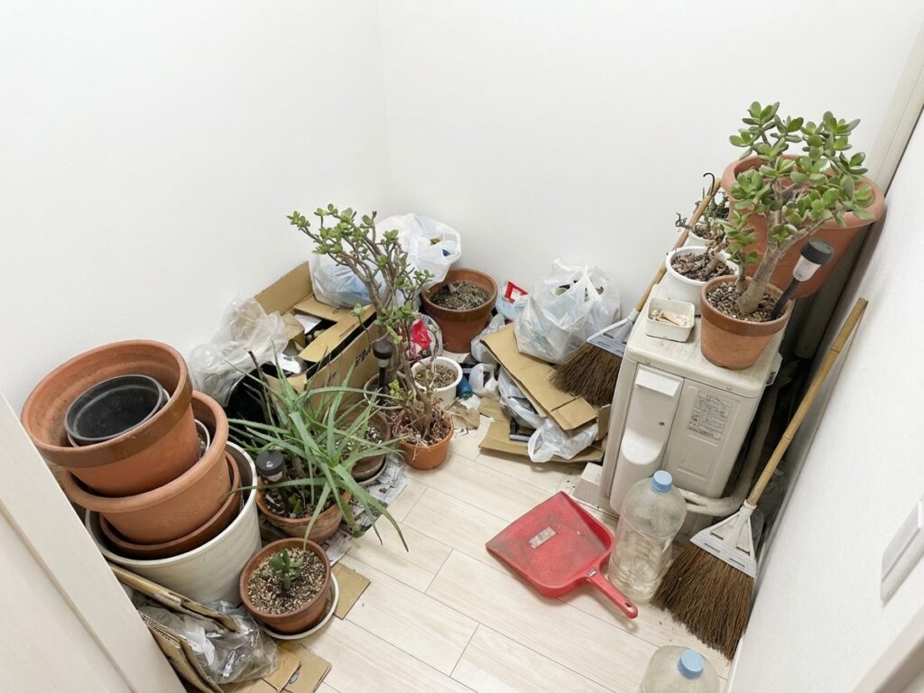 北海道浜頓別町1KマンションA様のゴミ屋敷片付け事例 Before