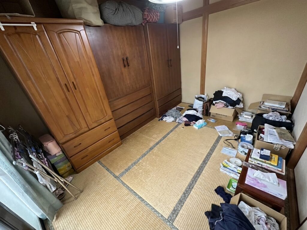 北海道津別町2DKマンションI様のゴミ屋敷片付け事例 Before