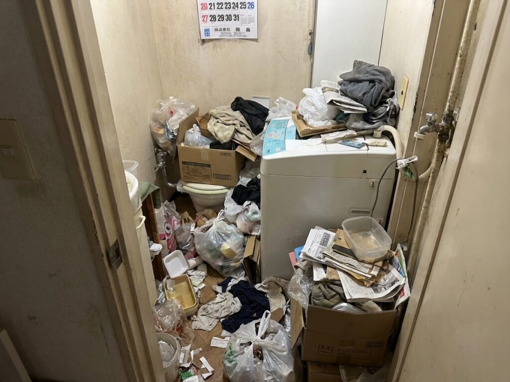 北海道小清水町2LDK戸建て（一軒家）Y様のゴミ屋敷片付け事例 Before