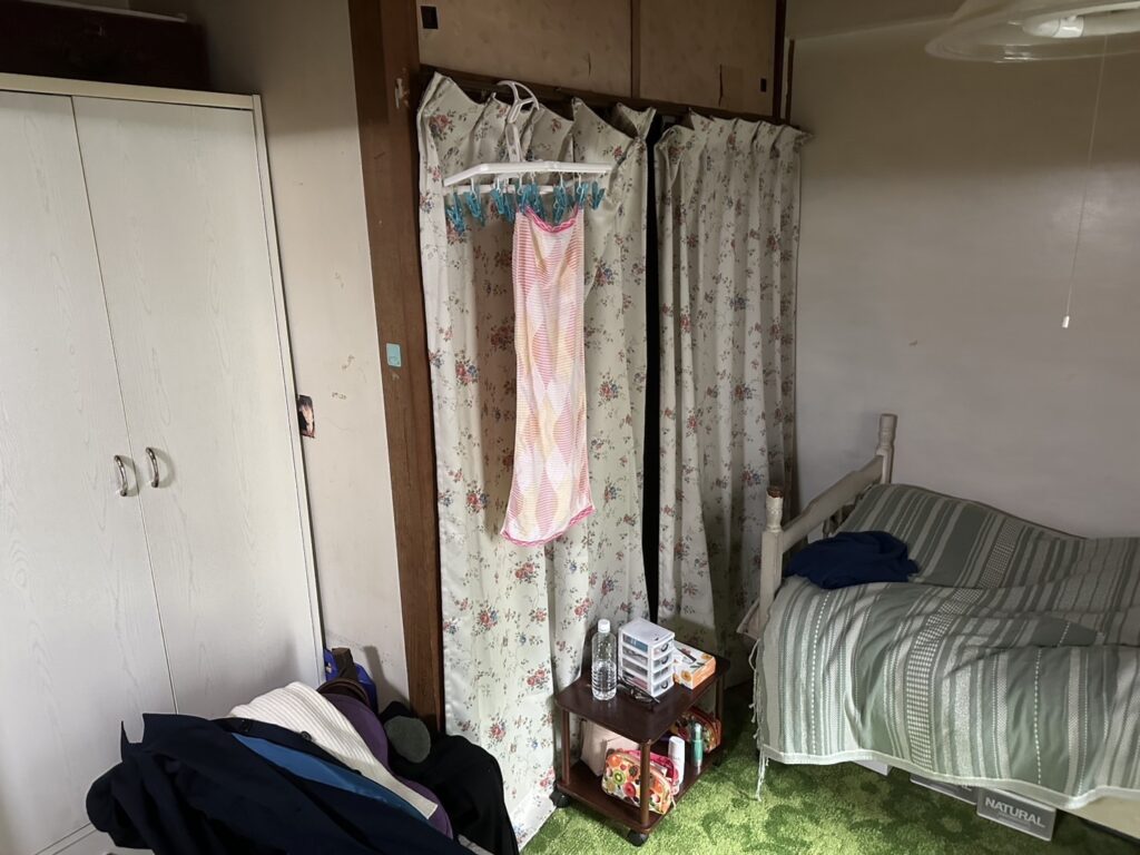 北海道佐呂間町1KアパートI様のゴミ屋敷片付け事例 Before