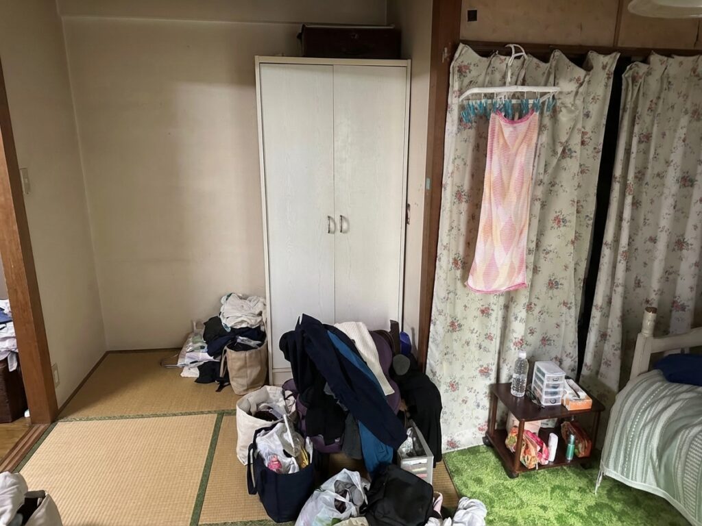 北海道遠軽町4LDK店舗兼住宅K様のゴミ屋敷片付け事例 Before