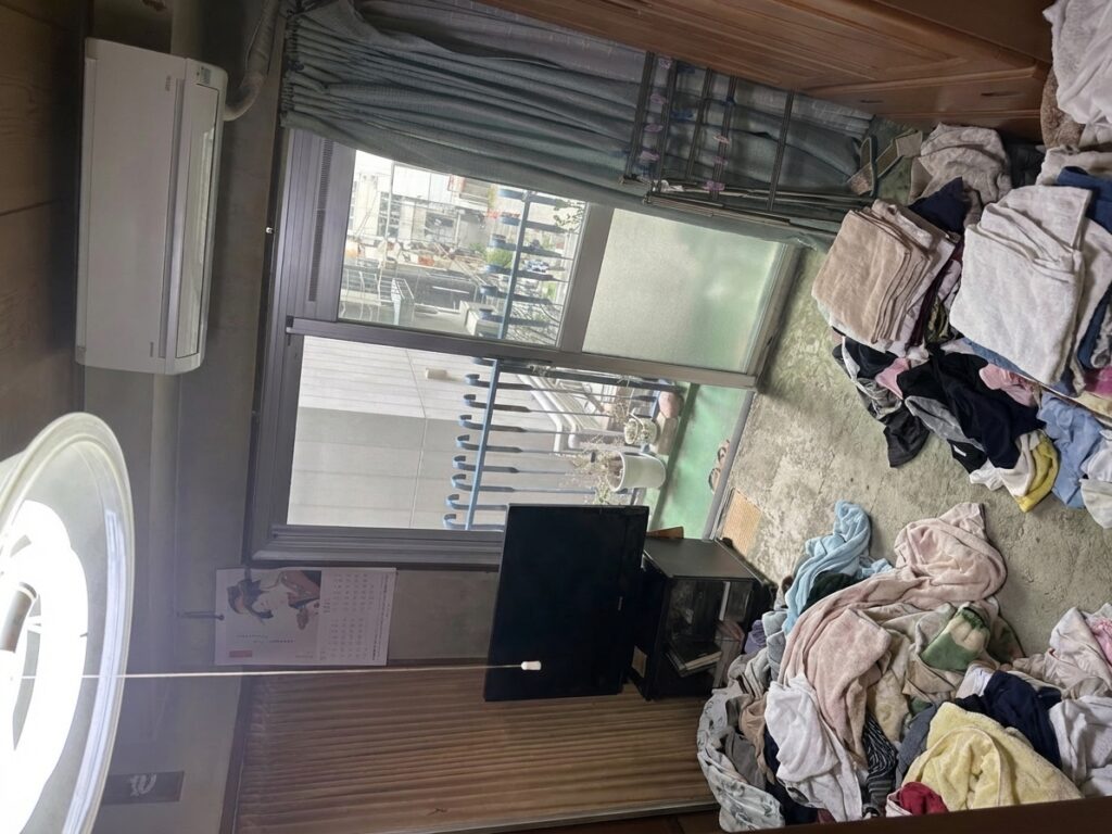 北海道雄武町1LDKマンションT様のゴミ屋敷片付け事例 Before