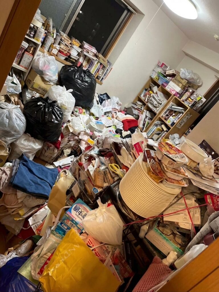 北海道斜里町3LDK以上店舗兼住宅N様のゴミ屋敷片付け事例 Before