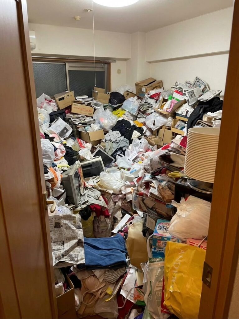 北海道斜里町4LDK戸建て（一軒家）A様のゴミ屋敷片付け事例 Before