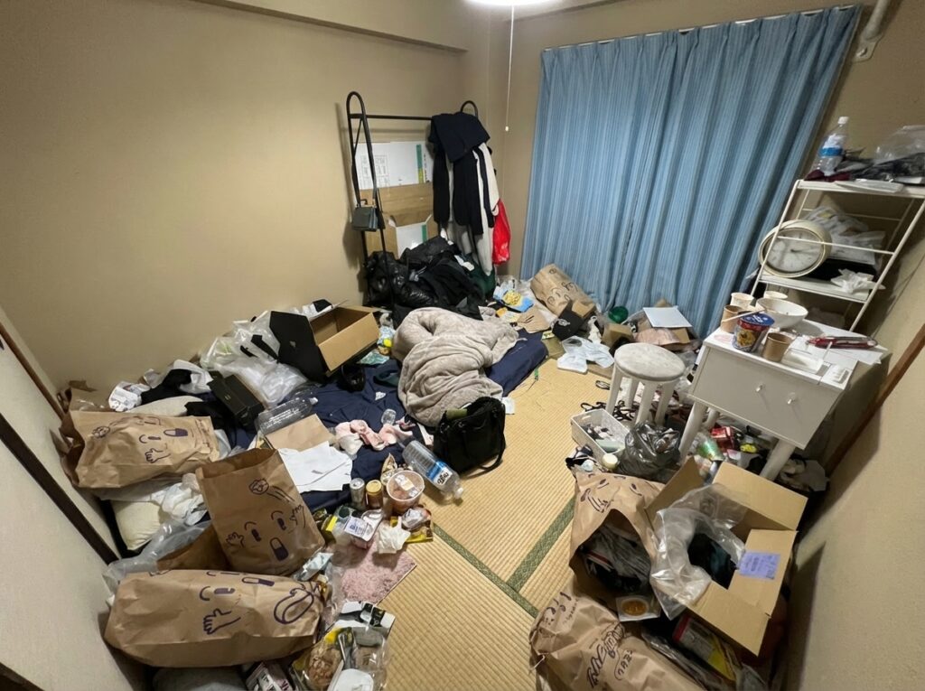 北海道安平町4LDK店舗兼住宅M様のゴミ屋敷片付け事例 Before